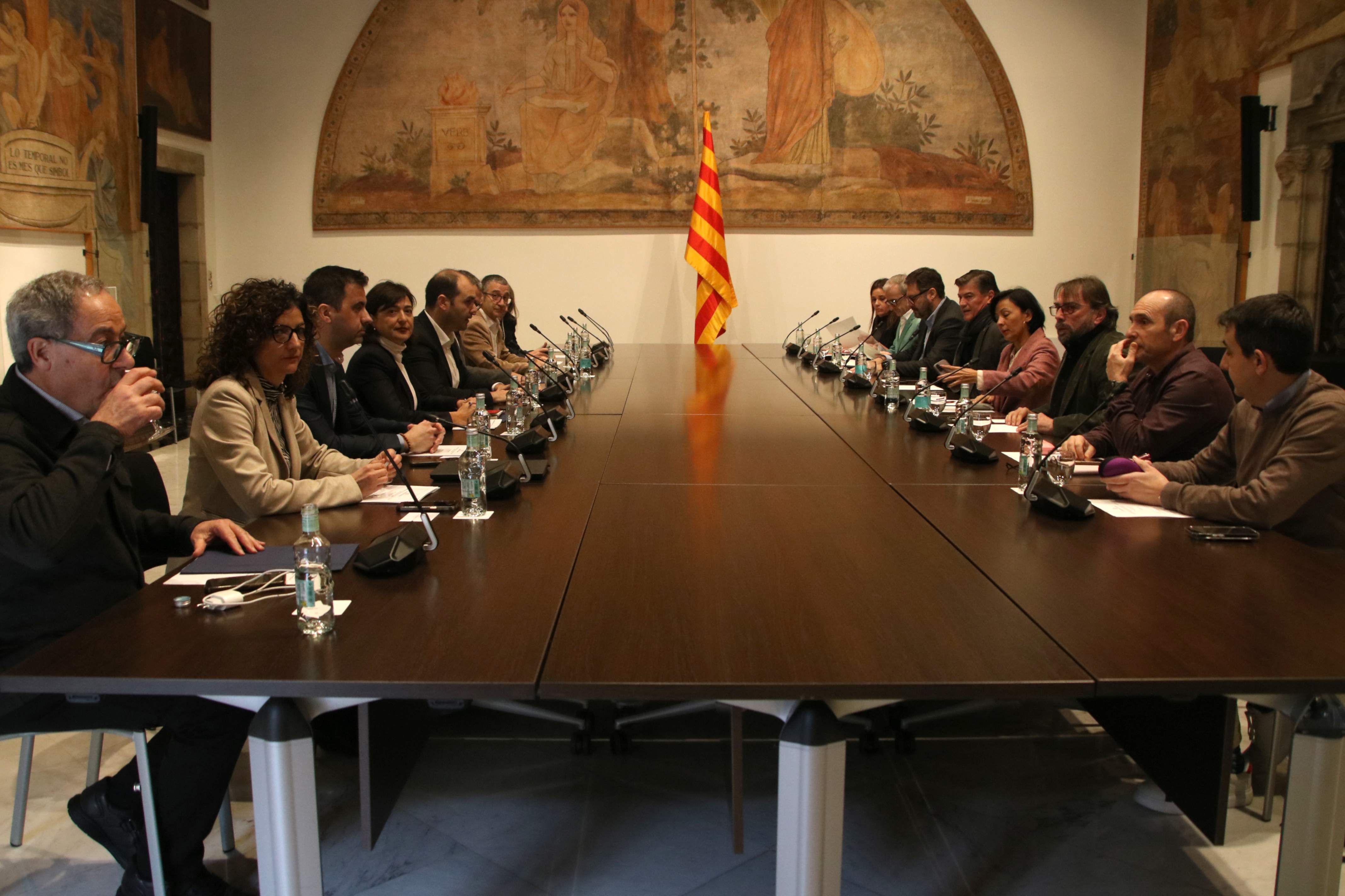 Sindicatos y patronales reclaman claridad al Govern para que los trabajadores no paguen la crisis de Rodalies