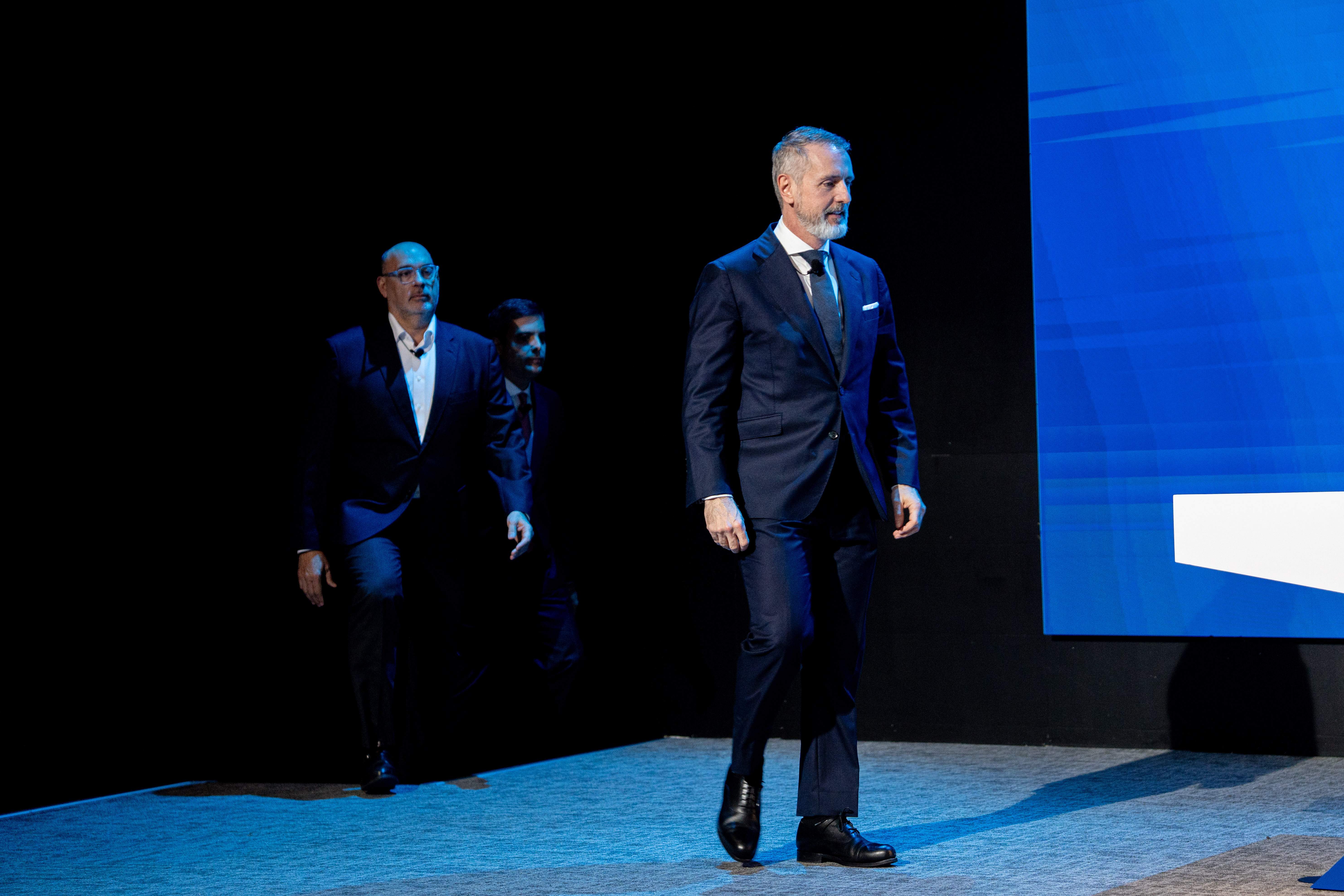 Telefónica prepara la salida de Venezuela y México para completar la desinversión en LATAM