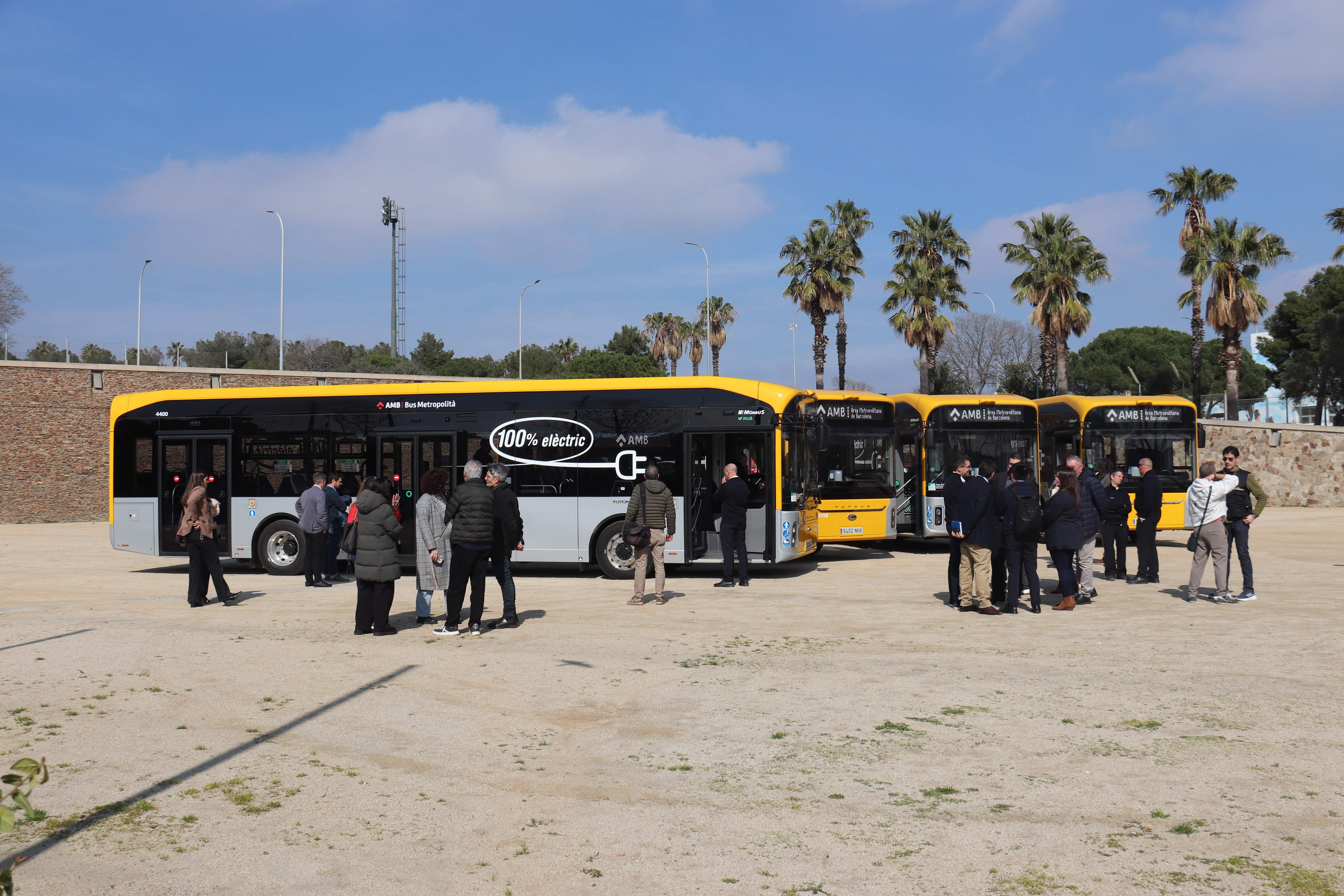 Monbus incorpora 232 autobuses eléctricos e híbridos a la flota de Catalunya