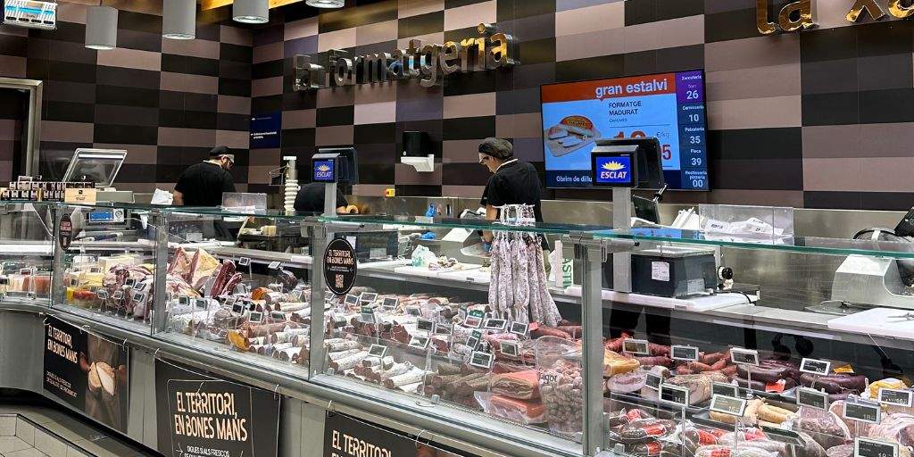 El grupo Bon Preu busca y forma a los futuros charcuteros y queseros de supermercado