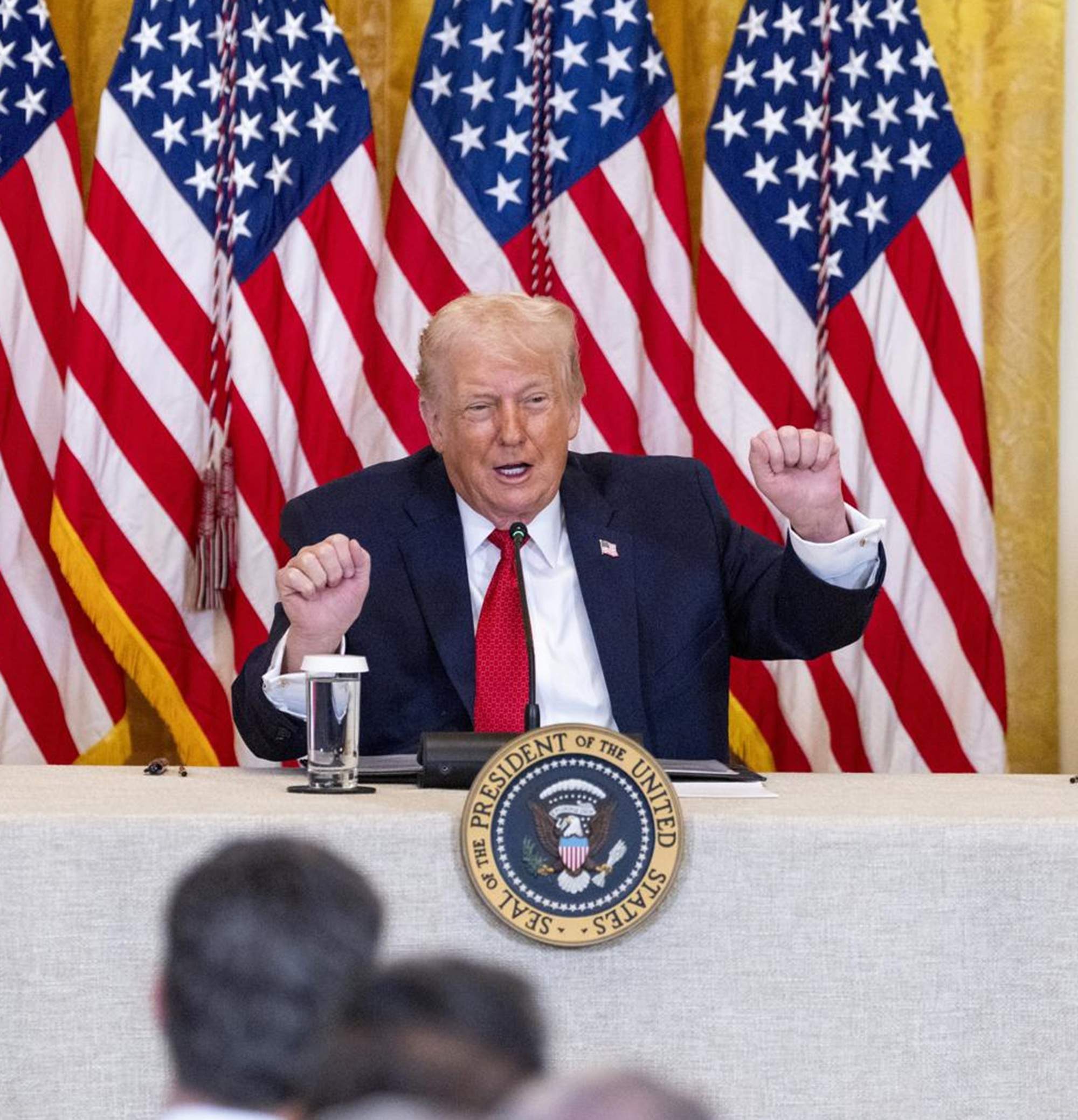 Trump eleva al 15% l'aranzel global aquesta setmana segons el secretari del Tresor dels EUA