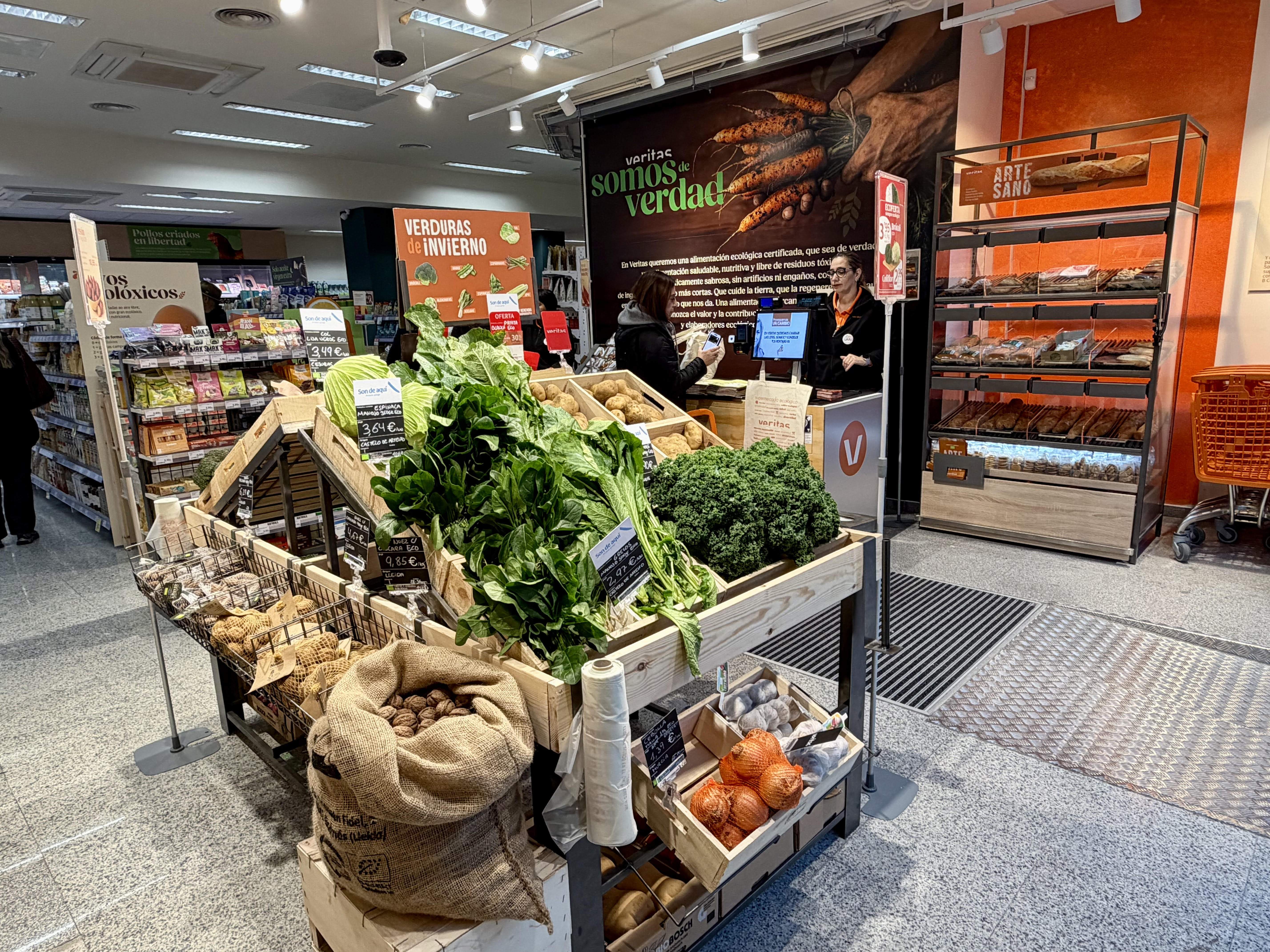 Veritas, con casi un centenar de tiendas, crece un 14% hasta los 140 millones en 2025