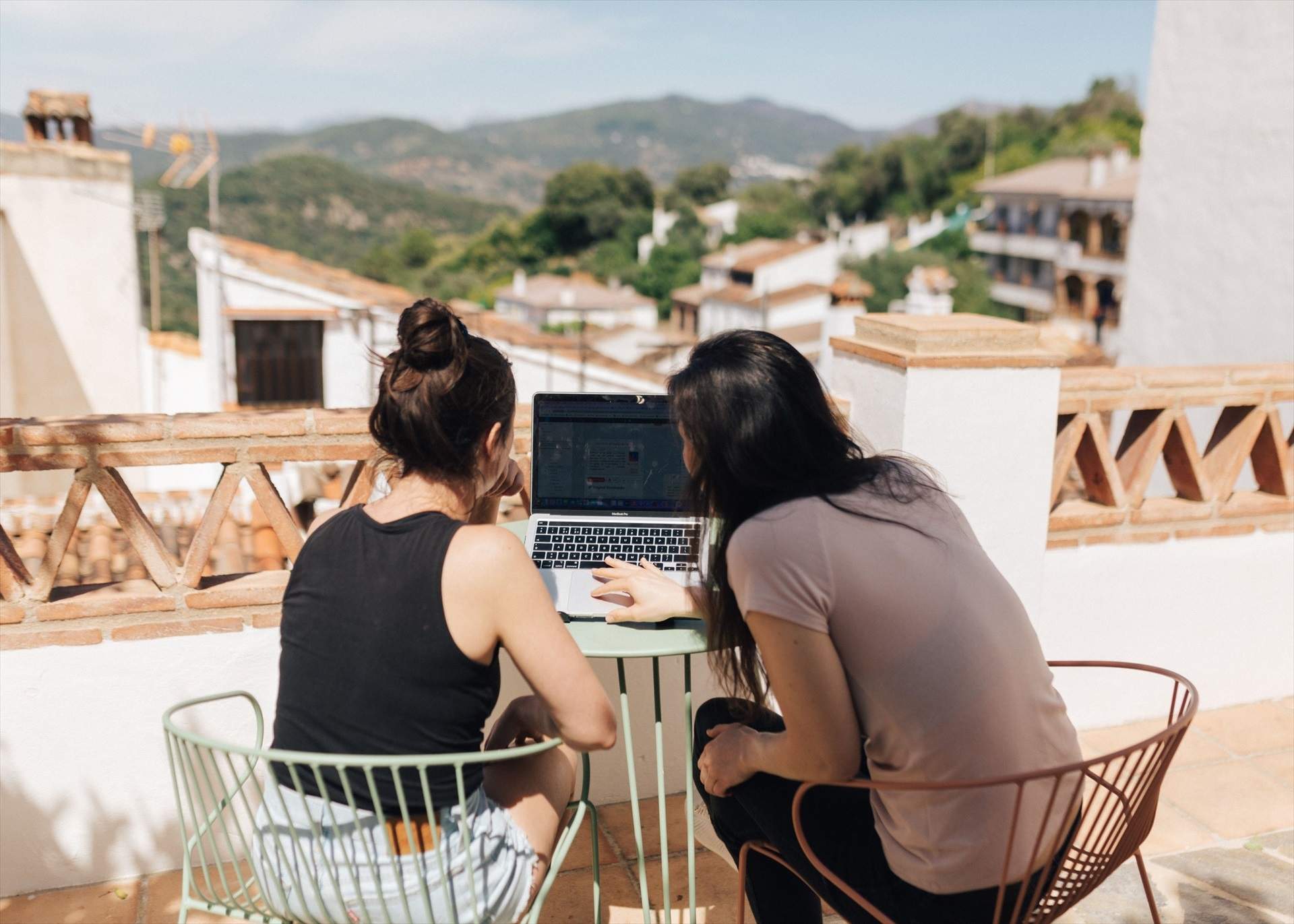 La AIE apuesta por el teletrabajo y menos aviones para ahorrar petróleo