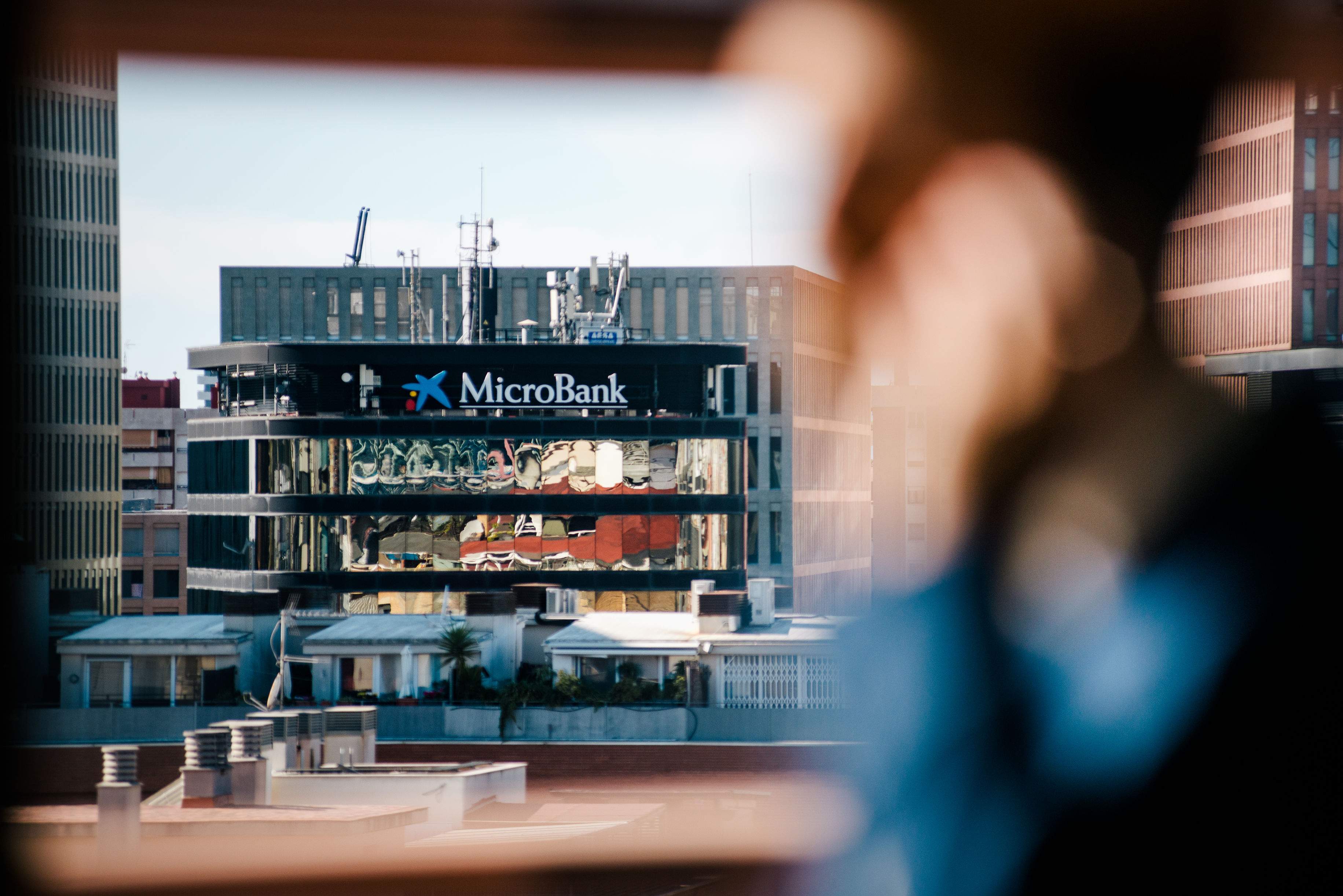 MicroBank moviliza 662 millones de euros en microcréditos