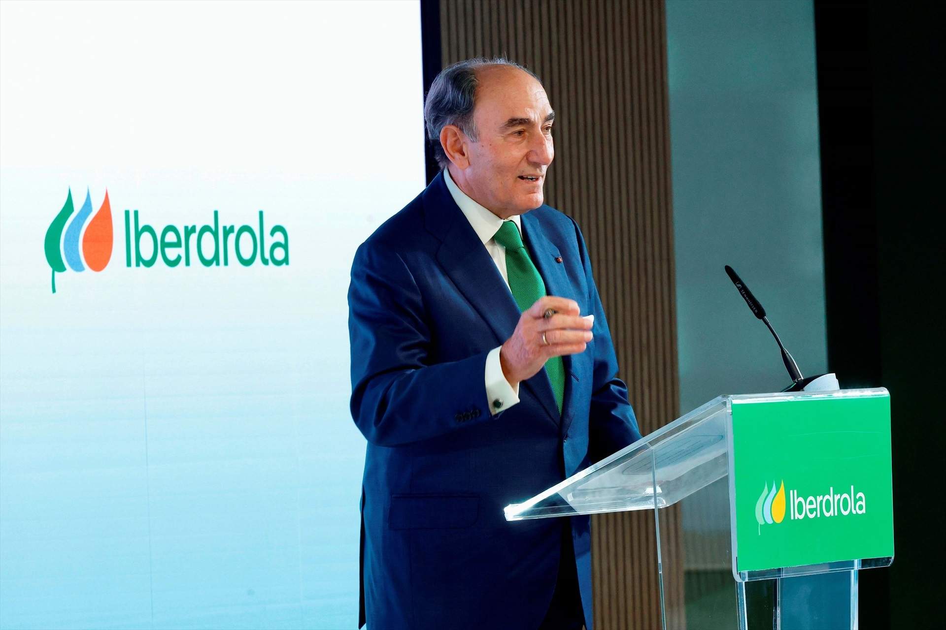 Iberdrola obté 700 milions d’euros per la connexió entre Anglaterra i Escòcia
