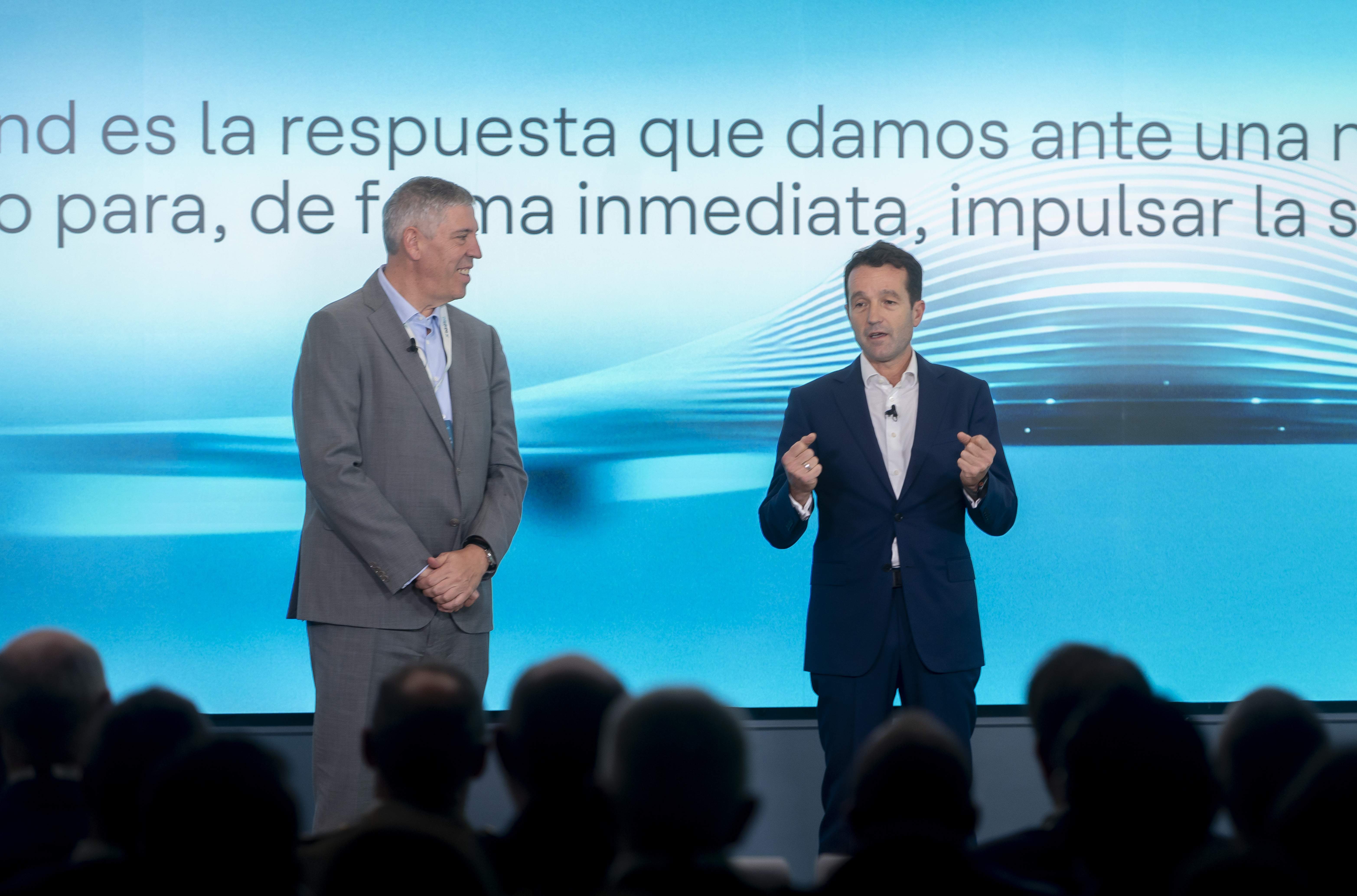 Fumata blanca en el consejo de Indra: Escribano y De los Mozos continúan