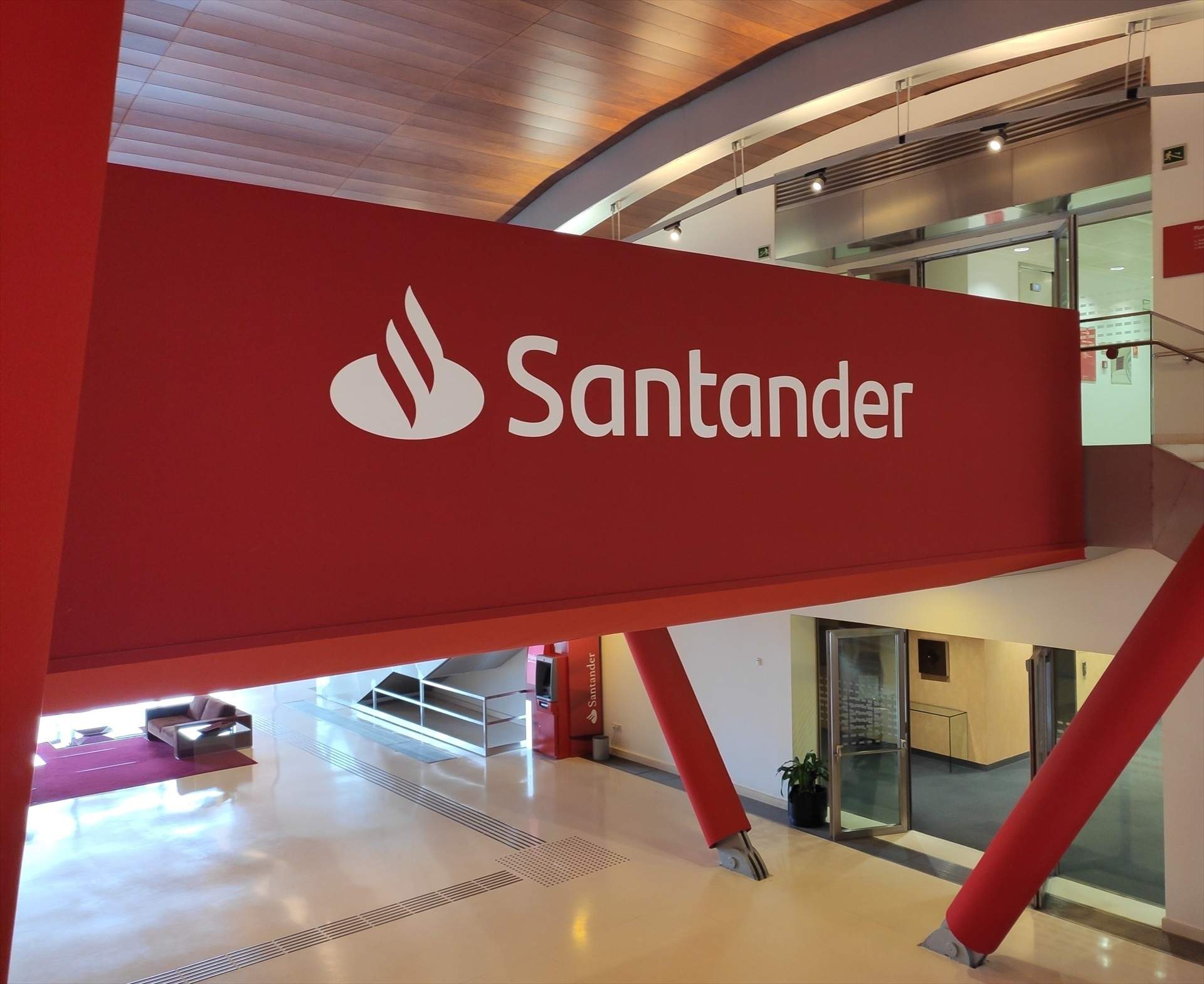 Los accionistas del Santander dan luz verde a un dividendo de 0,125 euros
