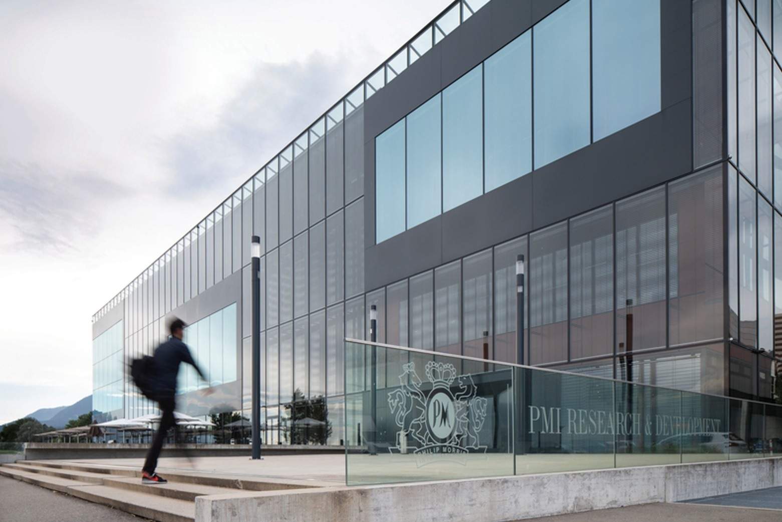 Philip Morris triplica la seva plantilla a Espanya i supera els 3.300 milions d'euros d'impacte econòmic