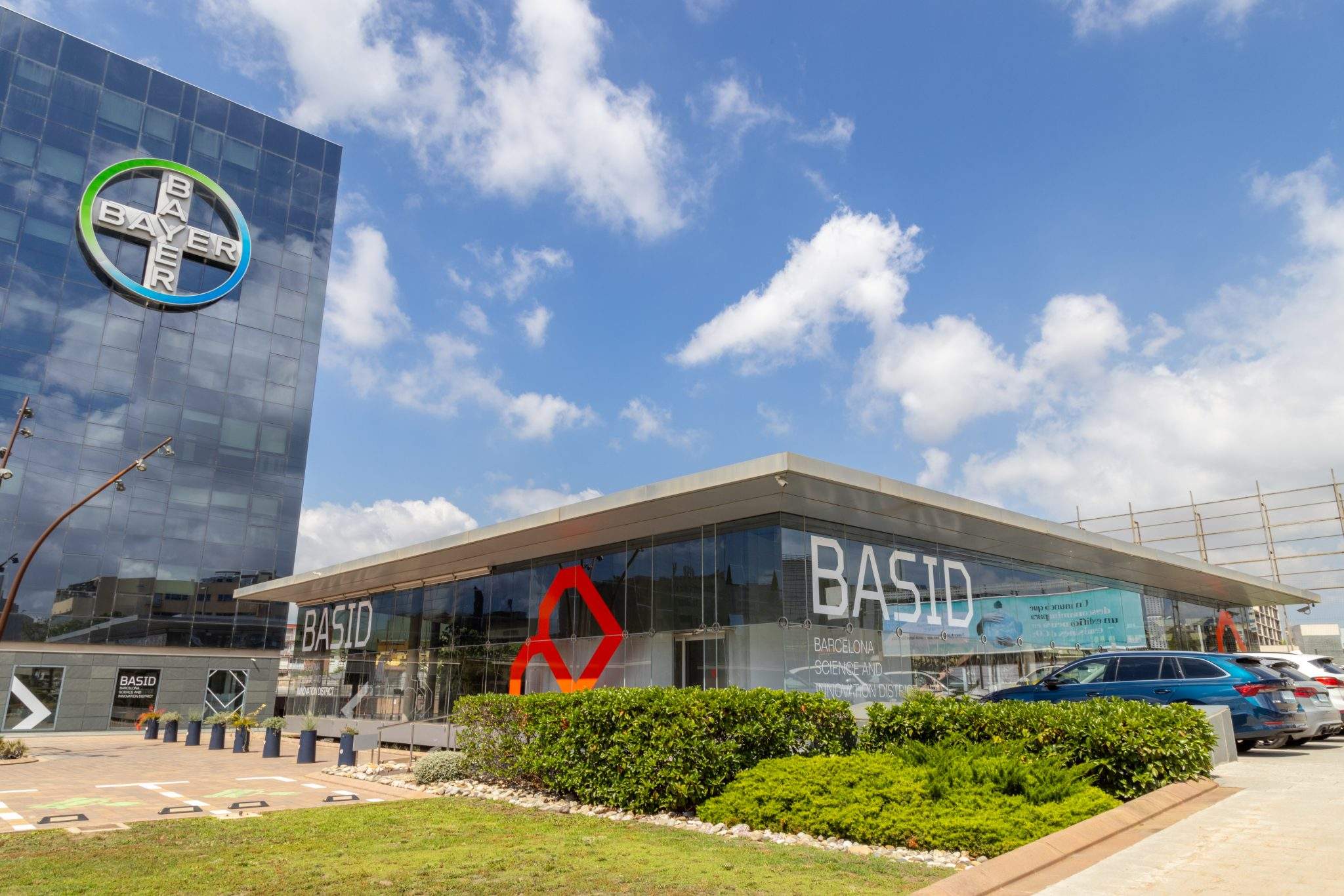 Bayer acelera un 40% la producción y prevé la demanda en farmacias usando IA