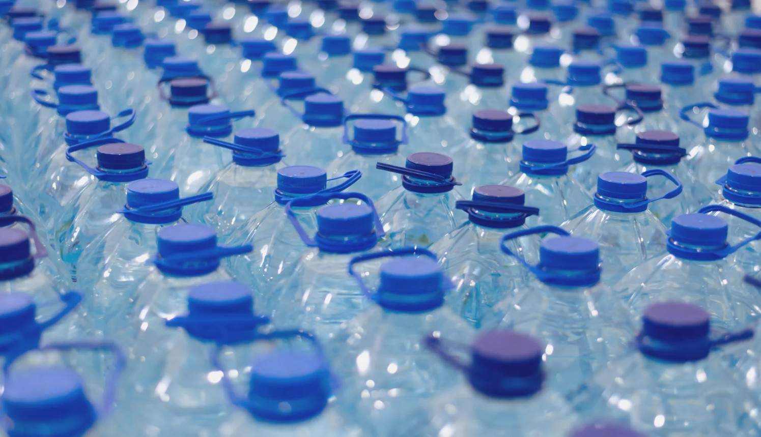 La industria del plástico reclama a Hisenda suspender la tasa al envase de un solo uso