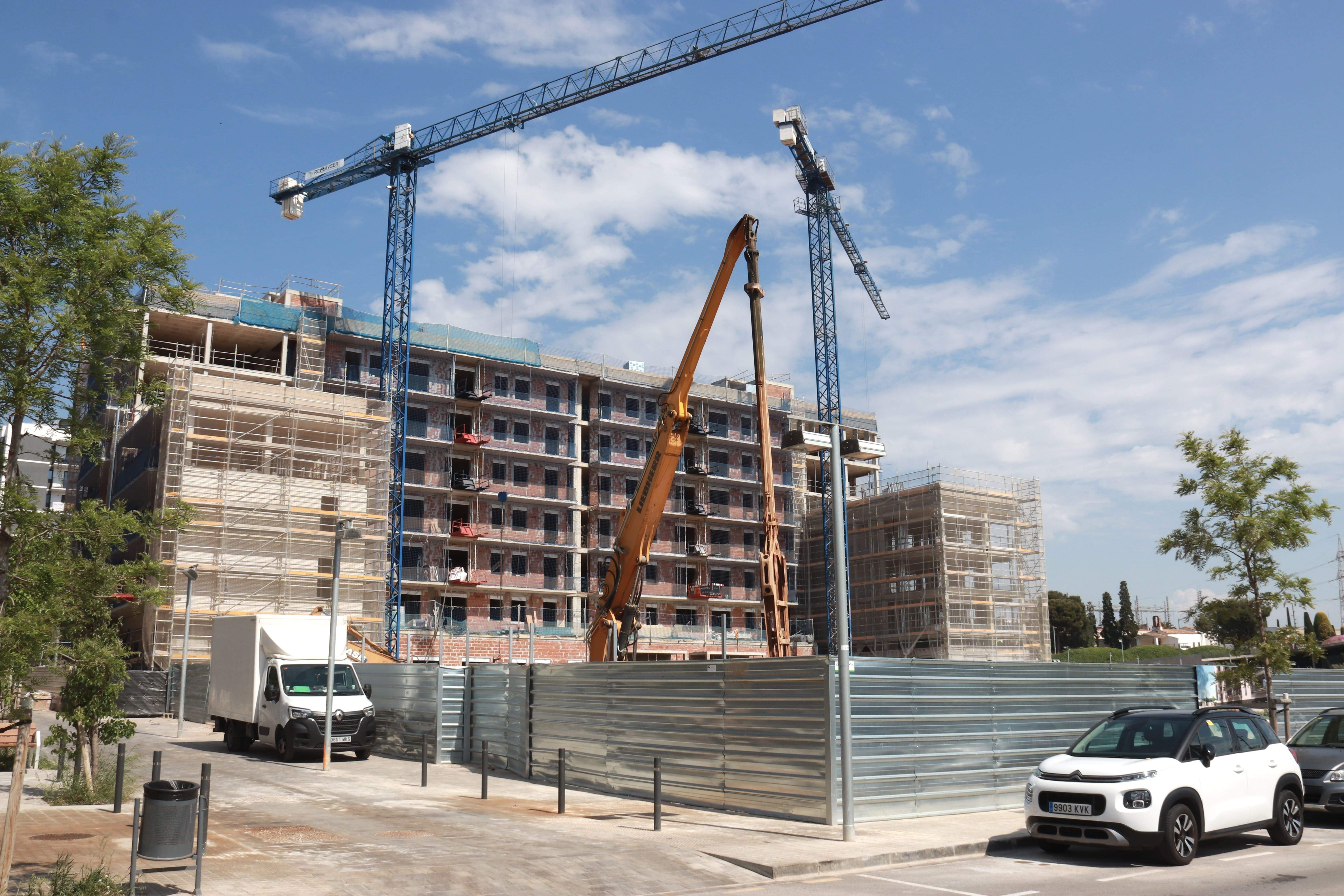 La Cambra insta a revisar la densidad residencial y el 30% para VPO en Barcelona