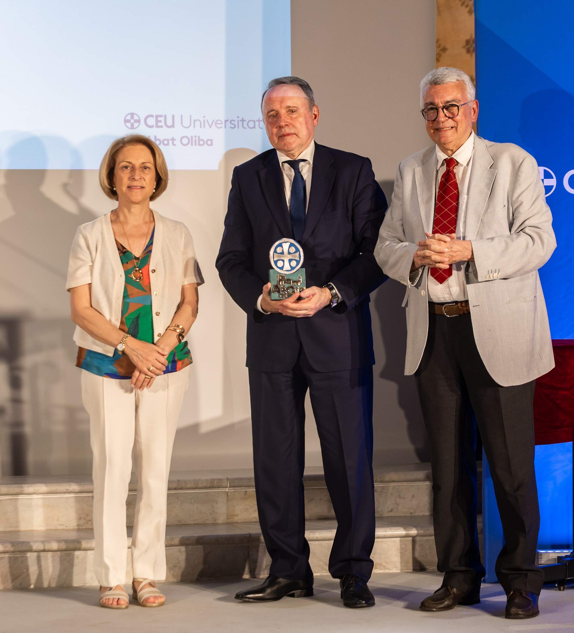 Joan Castells, president executiu de FIATC, distingit en la primera edició dels Premis Abat Oliba