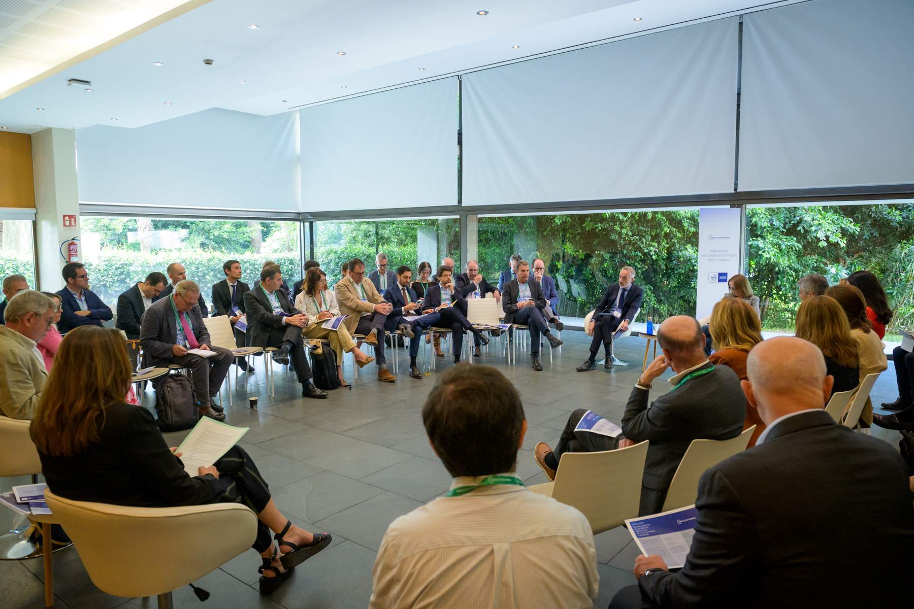 Mesa de debate sobre el absentismo, en la Reunión Cercle Economia 2026