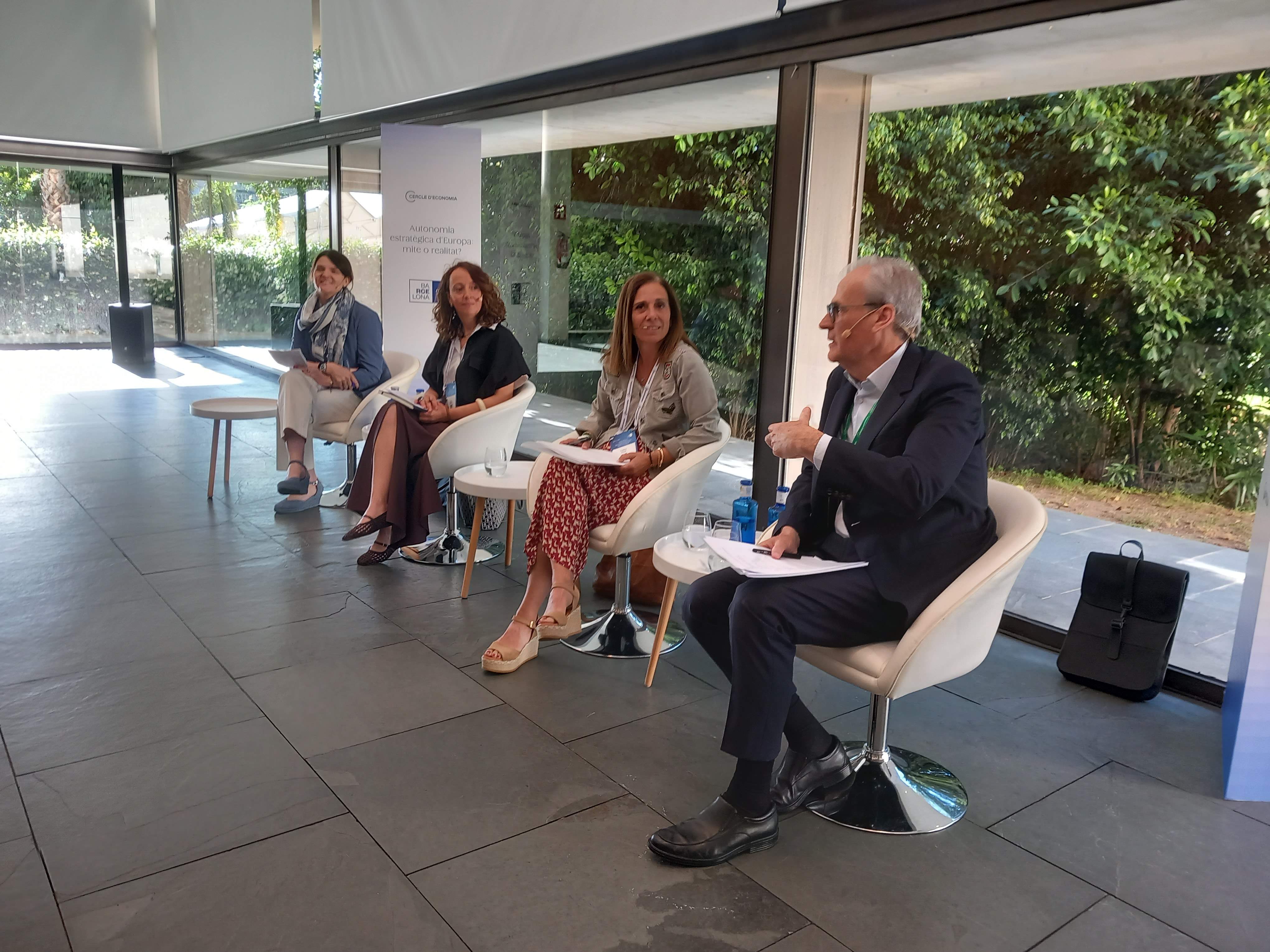 L'empresa familiar, vista per tres dones: separar decisions i emocions