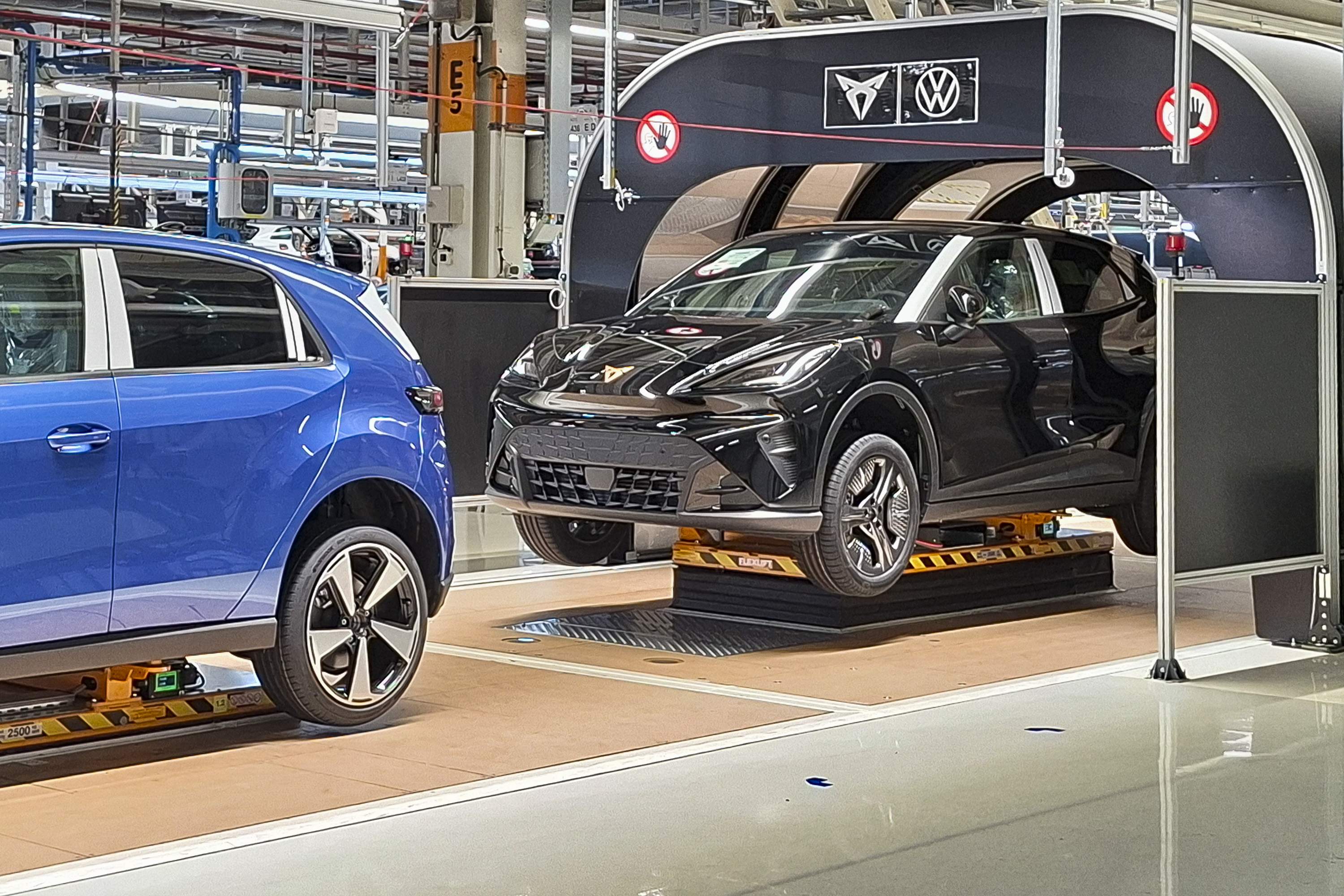 Seat & Cupra inicia la producció dels seus elèctrics urbans amb Cupra Raval i ID Polo a Martorell