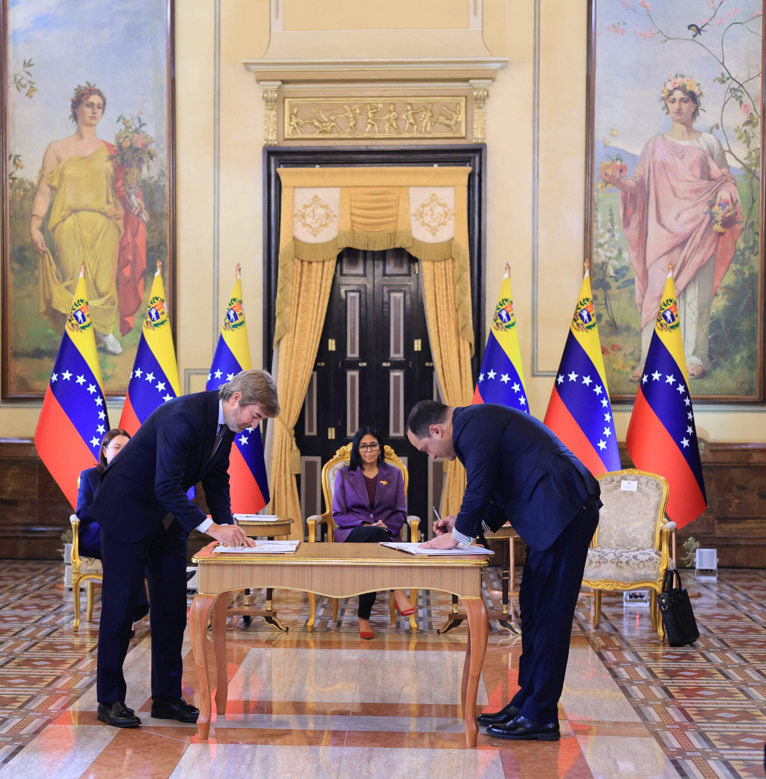Repsol signa amb Veneçuela un gran acord inversor en petroli i gas