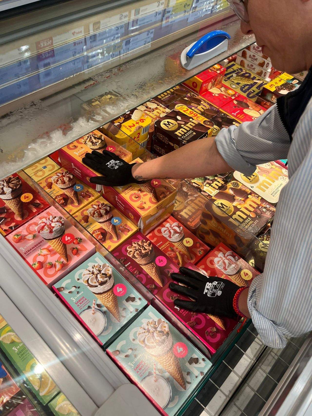 Área de helados en una tienda de La Sirena