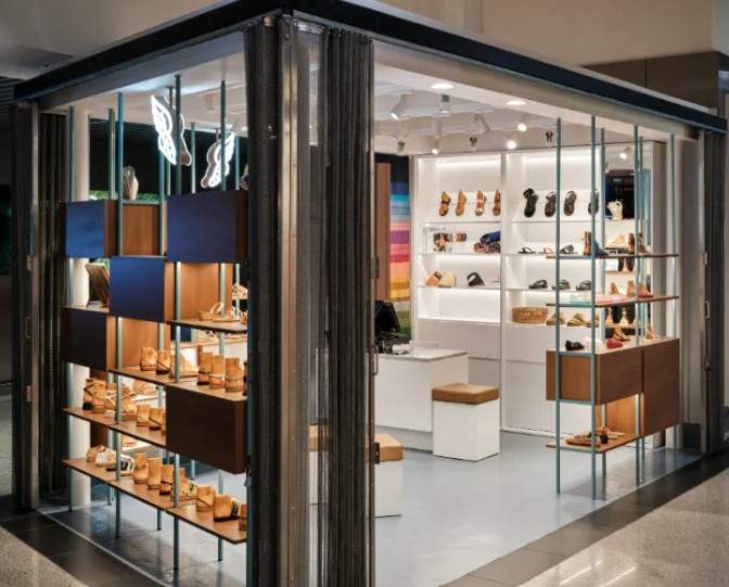 Tienda de la marca griega de calzado de lujo Ancient Greek Sandals