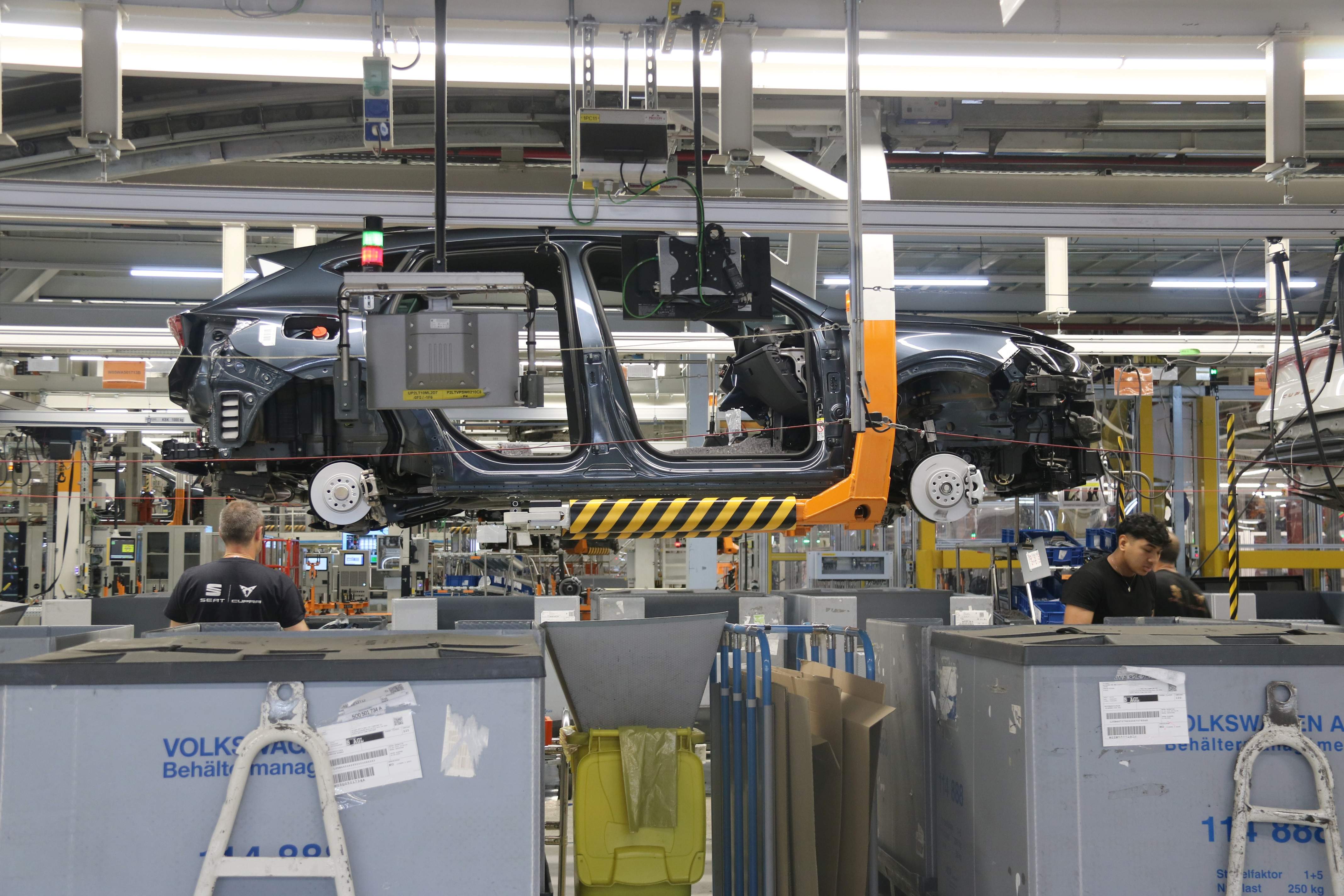 Línia de producció a la planta de Seat & Cupra, a Martorell. Foto Maria Asmarat / ACN
