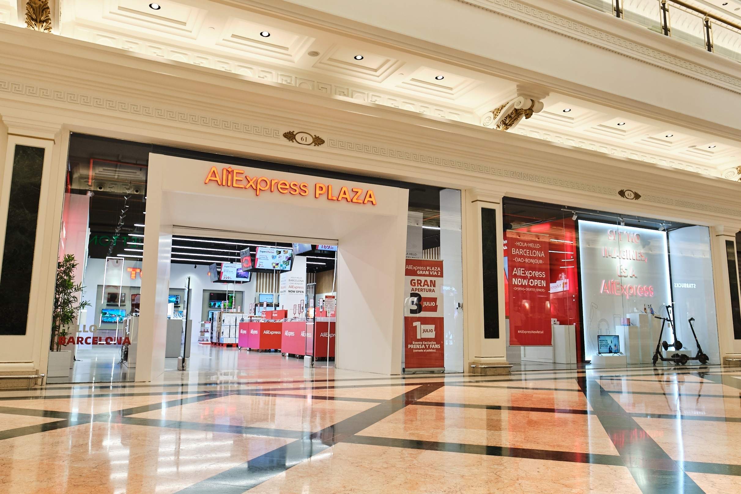 EuropaPress 3823545 tienda aliexpress plaza centro comercial gran via lhospitalet llobregat