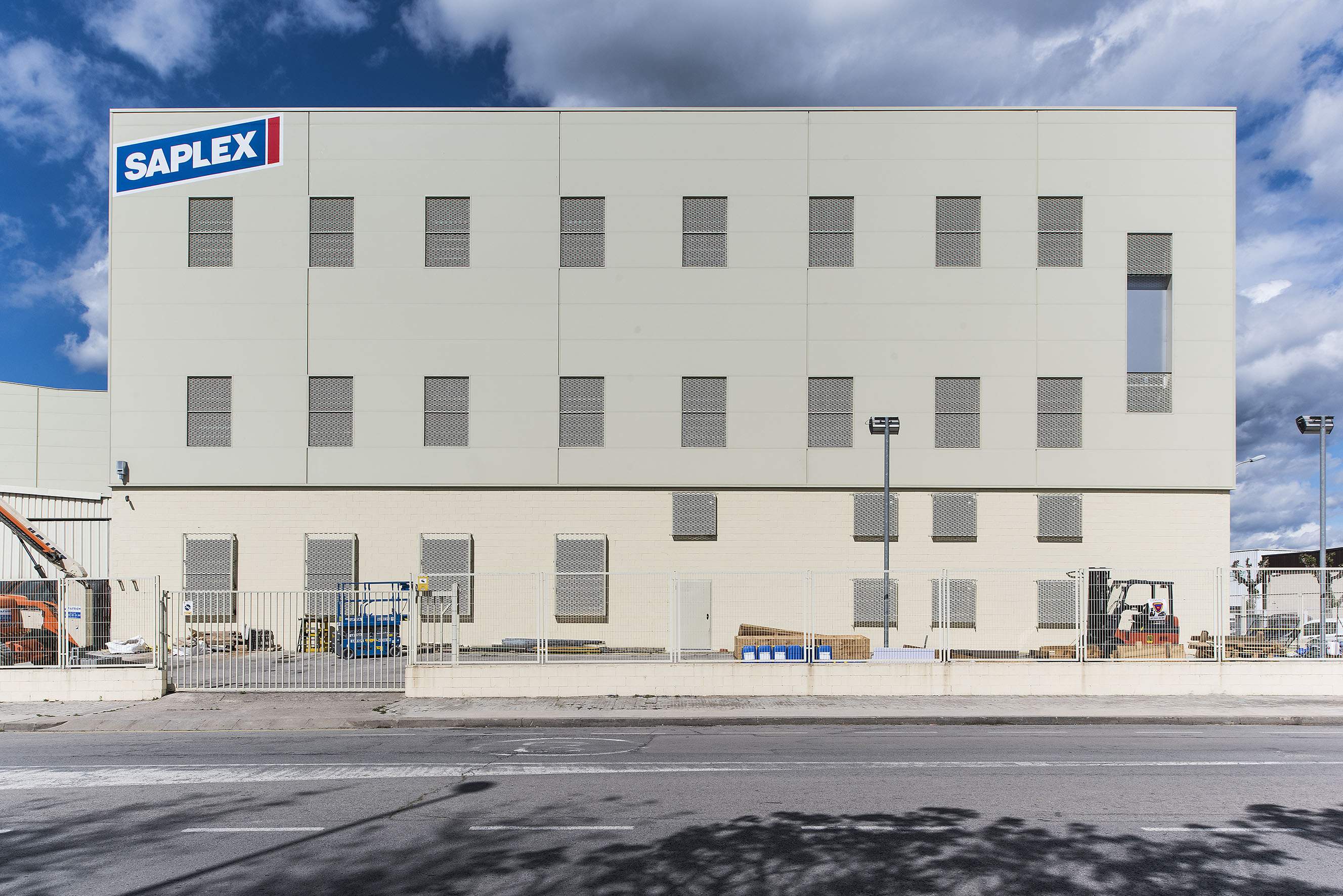 El fabricant de bosses Saplex invertirà 11 milions d’euros a la seva planta de Canovelles