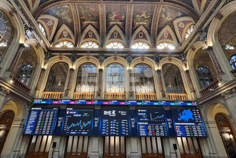 El Ibex-35 mantiene su escalada y sube otro 0,54% en la apertura de este jueves