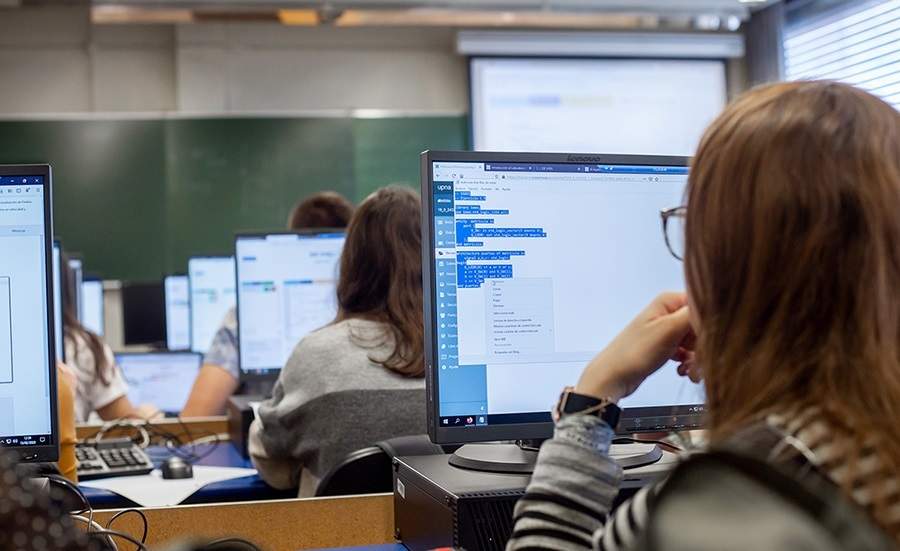 Clases de programación. Foto: UPNA / Europa Press