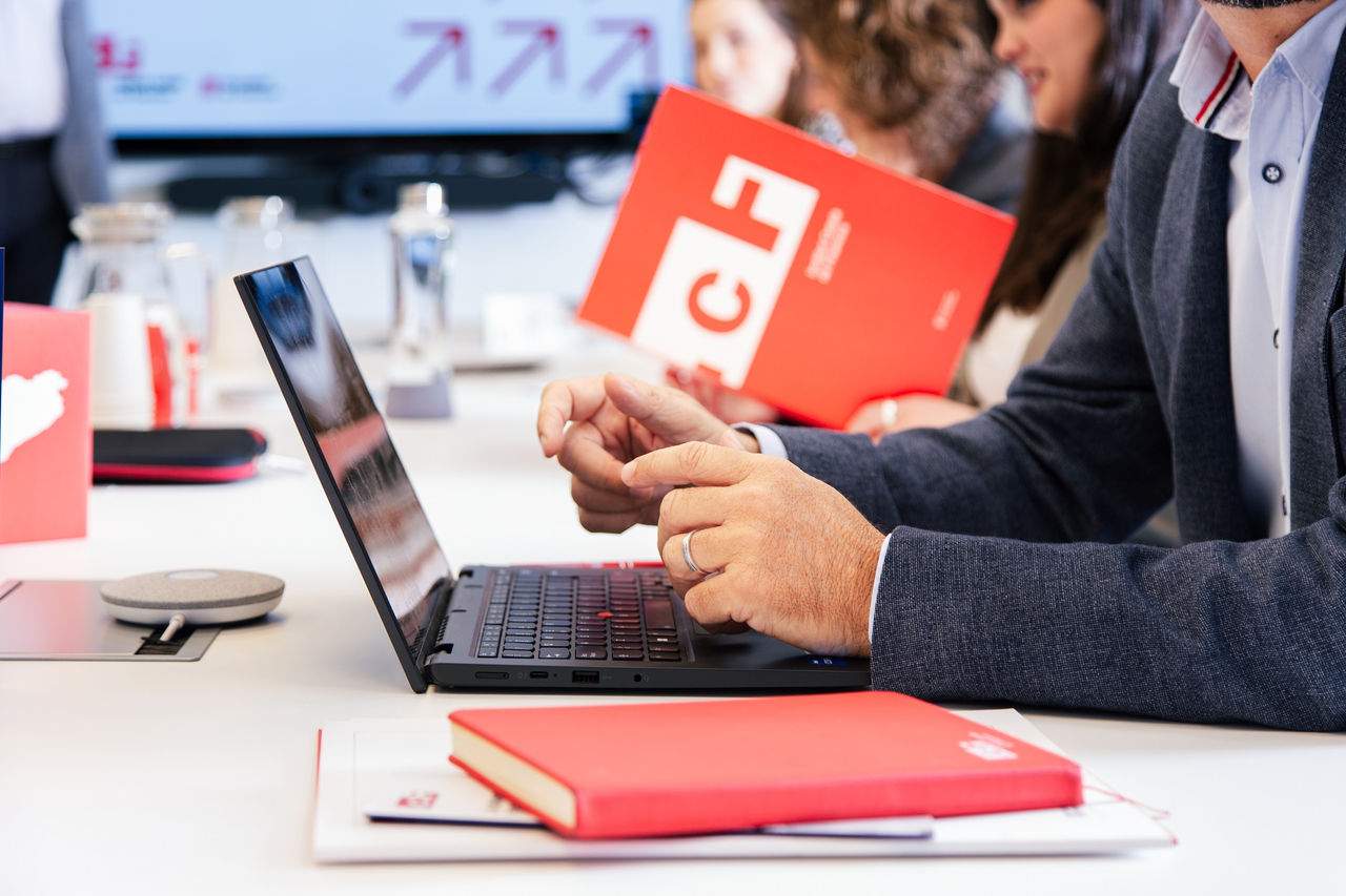 Una empresa de Sevilla desplegarà la IA a l'Institut Català de Finances