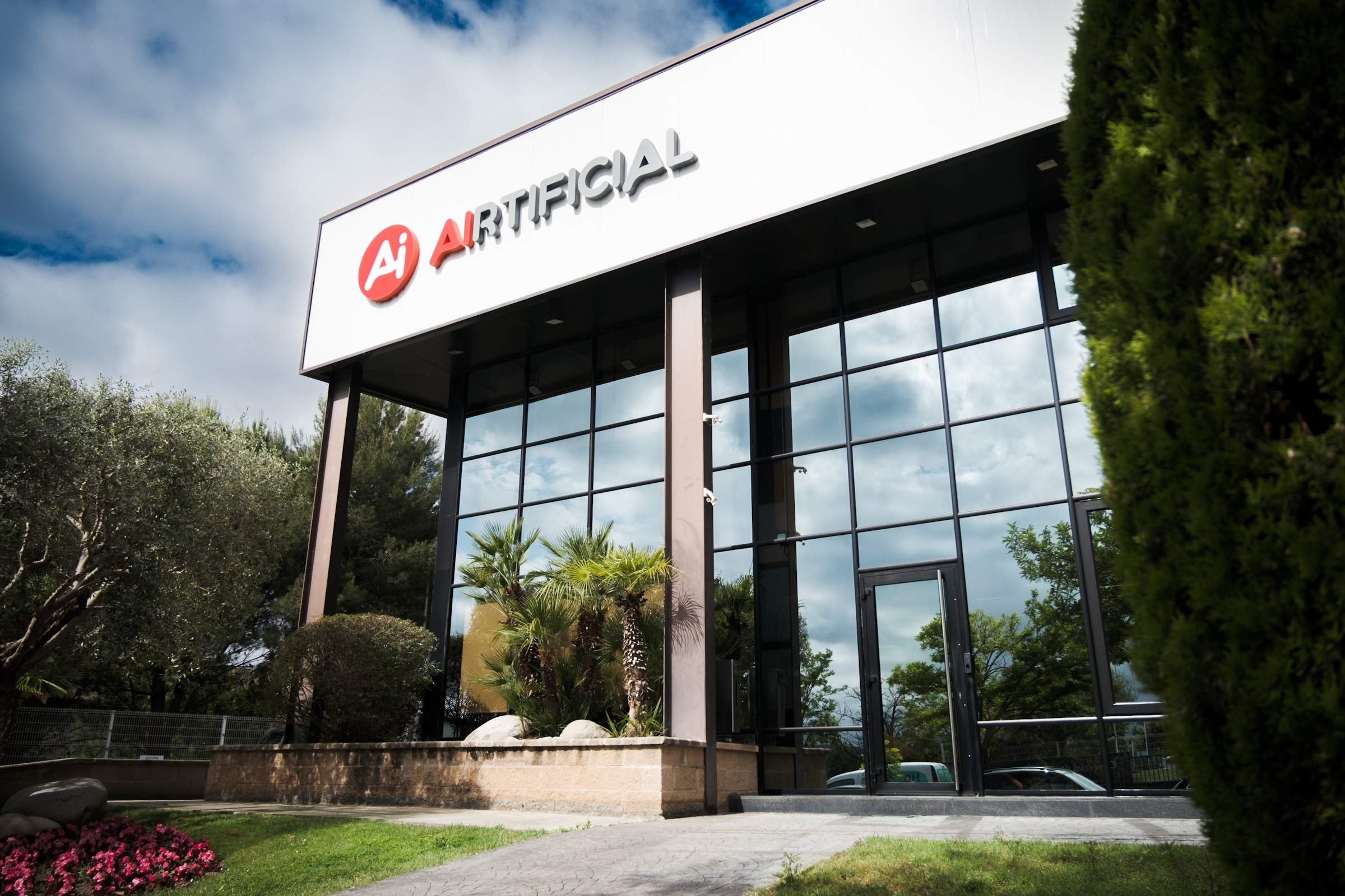 Airtificial rep les primeres comandes d'Indra després del seu acord en defensa
