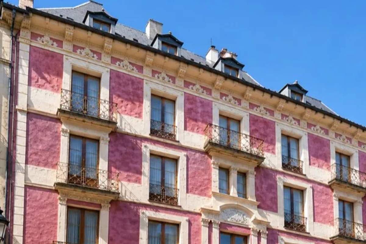 Pisos a partir de 350.000 euros a Puigcerdà: reforma integral del Gran Hotel Tixaire