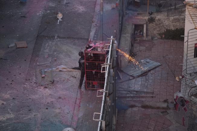 Imágenes del desalojo del Kubo y la Ruina, en Barcelona