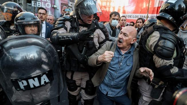 Buenos Aires (Argentina) Buenos Aires (Argentina)