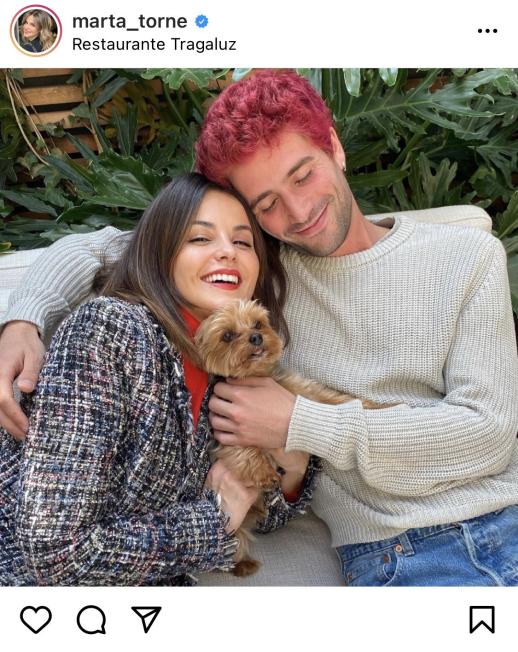 Marta Torné amb el seu cosí i el seu gos (Instagram)
