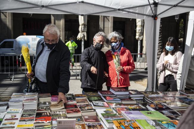 .... i més parades de llibres