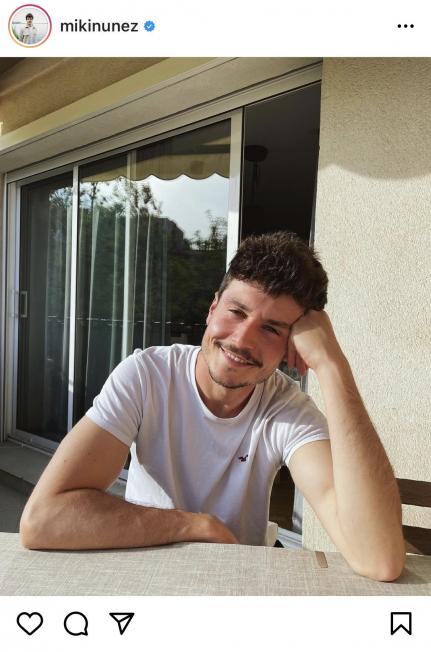 Miki Núñez celebra l'arribada de maig en màniga curta (Instagram)