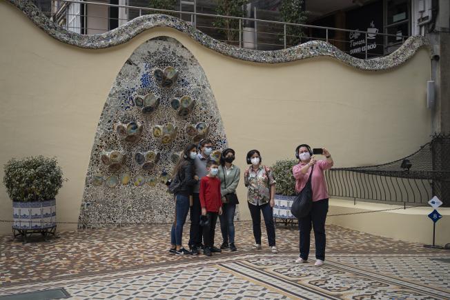 Turistes a la casa Batlló