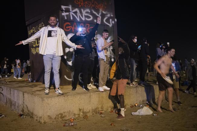 Turistes a la platja de botelló