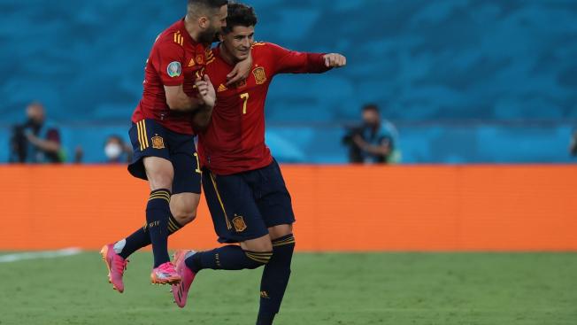Álvaro Morata y Jordi Alba celebrando el gol de España Álvaro Morata y Jordi Alba celebrando el gol de España