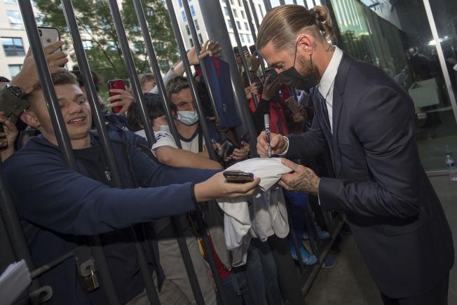 Ramos, amb els aficionats