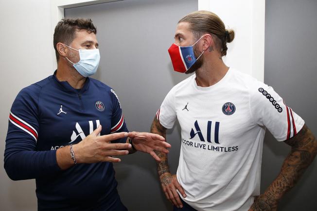 Ramos parla amb el seu nou entrenador, Pochettino