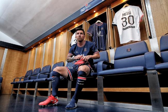 Leo Messi en el vestuario del PSG / PSG