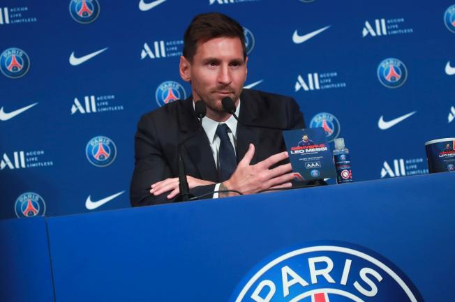 Leo Messi durante la rueda de prensa de presentación con el PSG / EFE