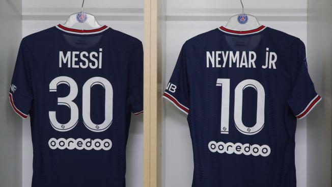 Las camisetas de Leo Messi y de Neymar Jr Las camisetas de Leo Messi y de Neymar Jr
