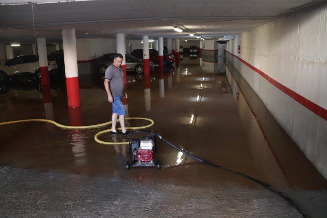 Un parking afectado por los aguaceros