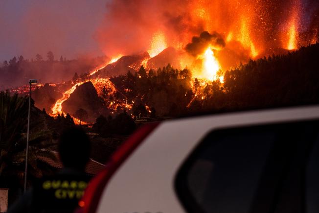 La virulència de la lava i les flames