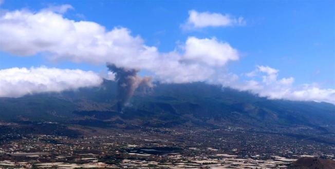 The eruption and the mountain