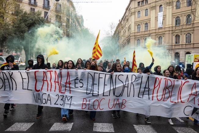 "Defensar el català és defensar la pública"
