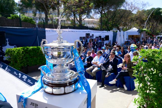 El trofeo en juego / @BCNOpenBS