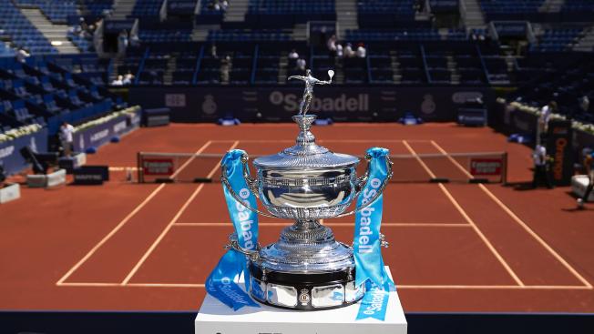El trofeo, esperando a su nuevo dueño El trofeo, esperando a su nuevo dueño