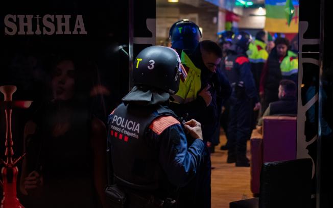 Redada de los Mossos d'Esquadra en locales de ocio de la ciudad de Reus